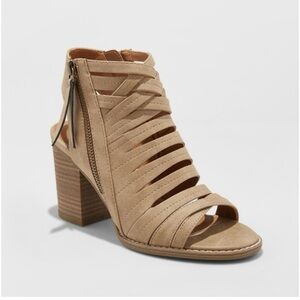 Universal Thread Side Zip Strappy Chunky Heels